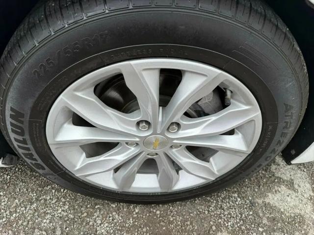 2022 Chevrolet Malibu FWD LT