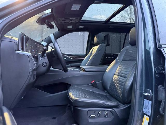 2022 Cadillac Escalade 4WD Sport Platinum