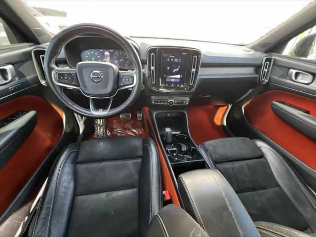 2020 Volvo XC40 T4 R-Design