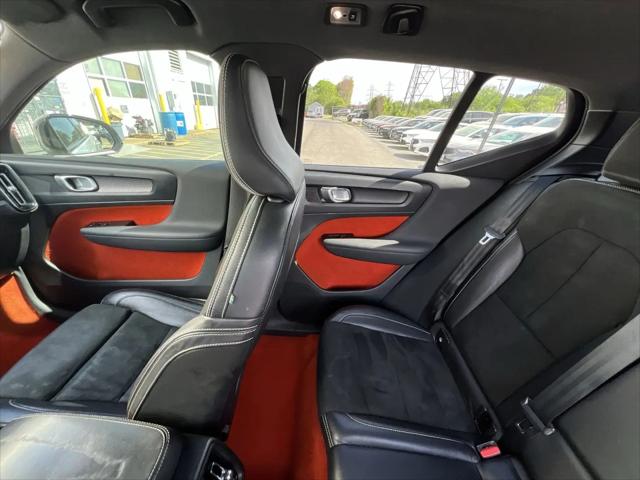 2020 Volvo XC40 T4 R-Design