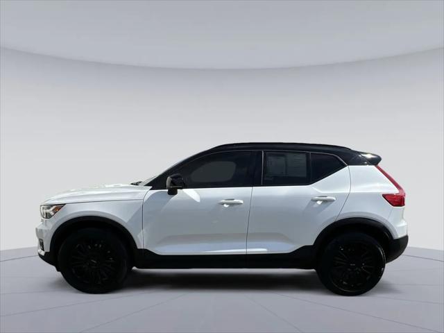 2020 Volvo XC40 T4 R-Design