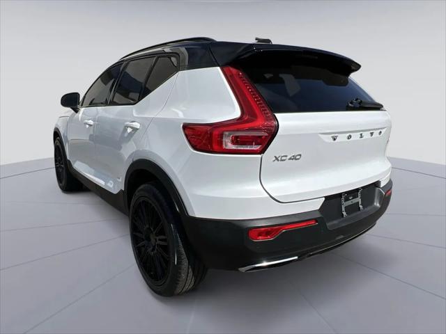 2020 Volvo XC40 T4 R-Design