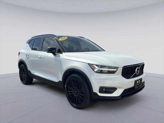 2020 Volvo XC40 T4 R-Design