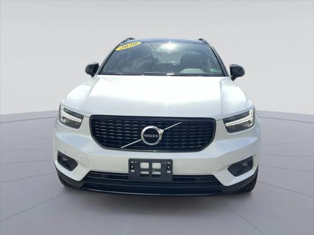 2020 Volvo XC40 T4 R-Design