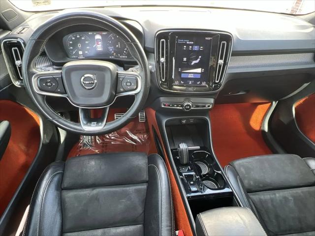 2020 Volvo XC40 T4 R-Design