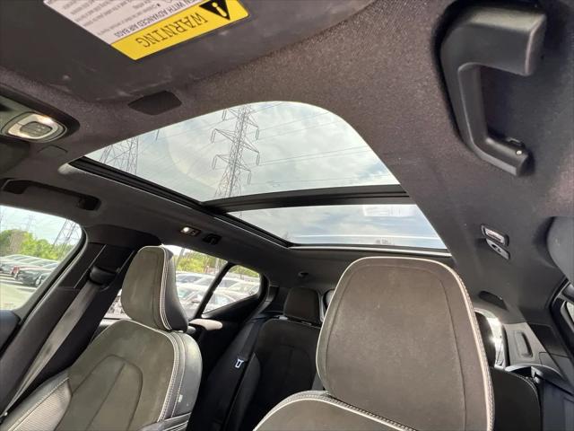 2020 Volvo XC40 T4 R-Design
