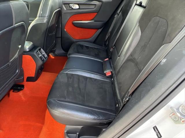 2020 Volvo XC40 T4 R-Design
