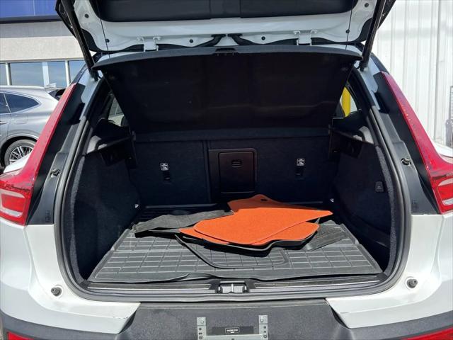2020 Volvo XC40 T4 R-Design