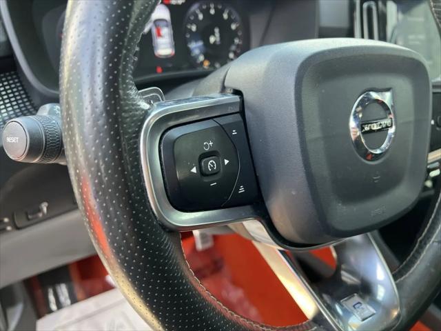 2020 Volvo XC40 T4 R-Design