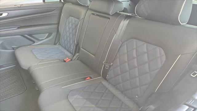 2026 Volkswagen Atlas Cross Sport SEL Premium R-Line