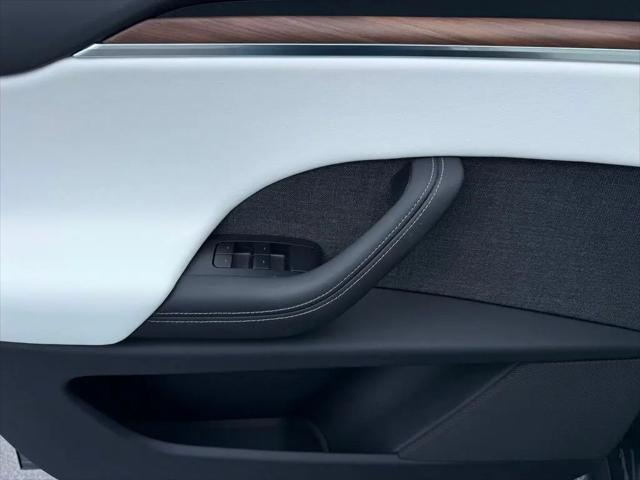 2022 Tesla Model X Dual Motor All-Wheel Drive