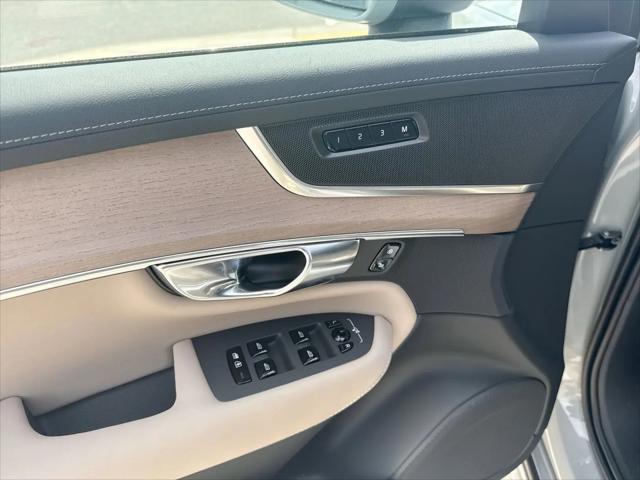 2026 Volvo XC90 Plug-In Hybrid Plus, T8 AWD, Electric/Gasoline, Bright, 7 Seats