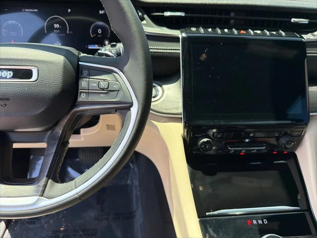 2023 Jeep Grand Cherokee L Limited 4x2