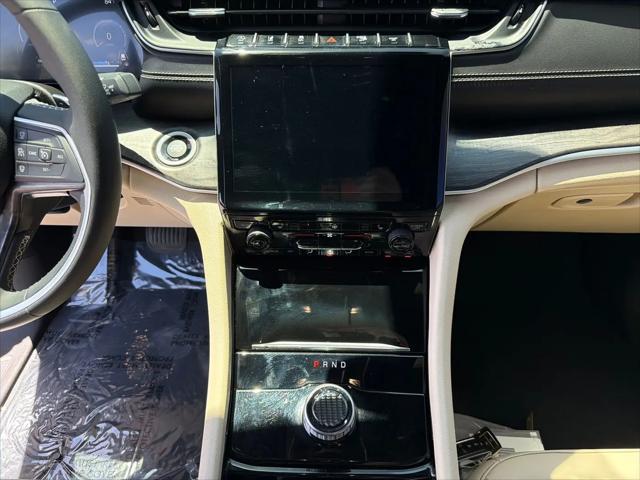 2023 Jeep Grand Cherokee L Limited 4x2