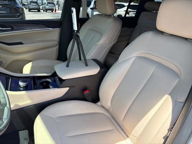 2023 Jeep Grand Cherokee L Limited 4x2