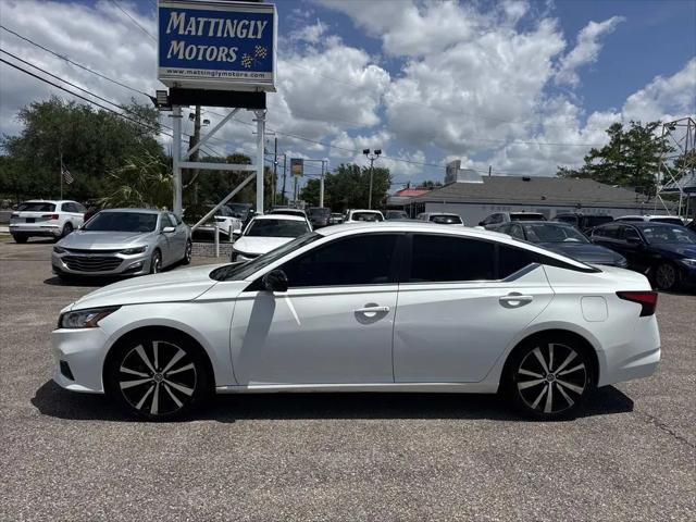 2022 Nissan Altima SR FWD