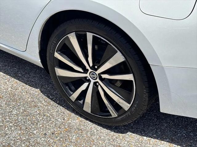 2022 Nissan Altima SR FWD
