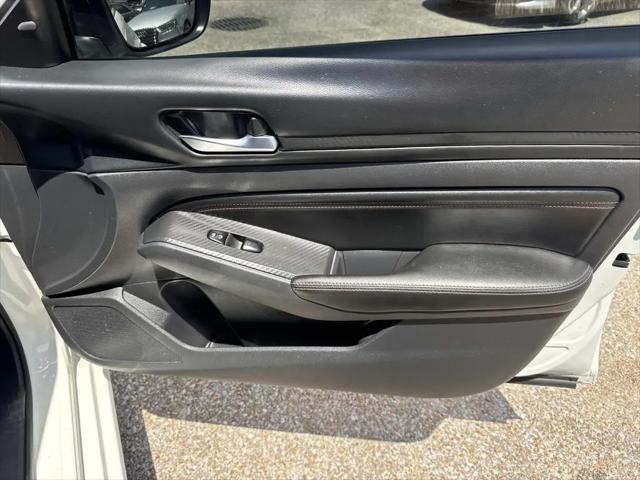 2022 Nissan Altima SR FWD