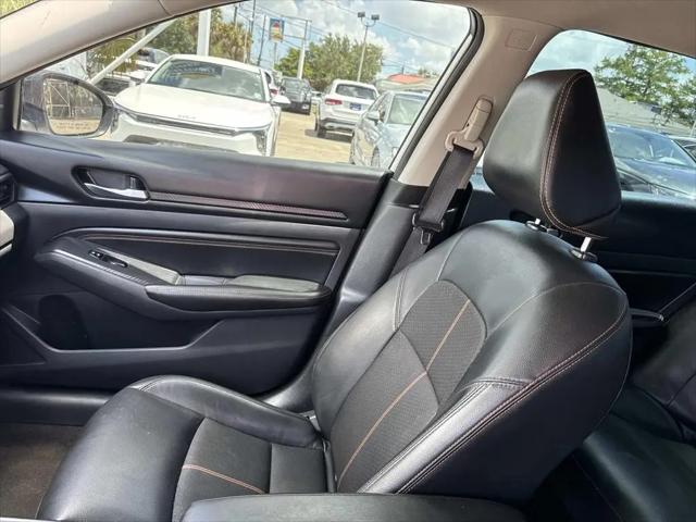2022 Nissan Altima SR FWD
