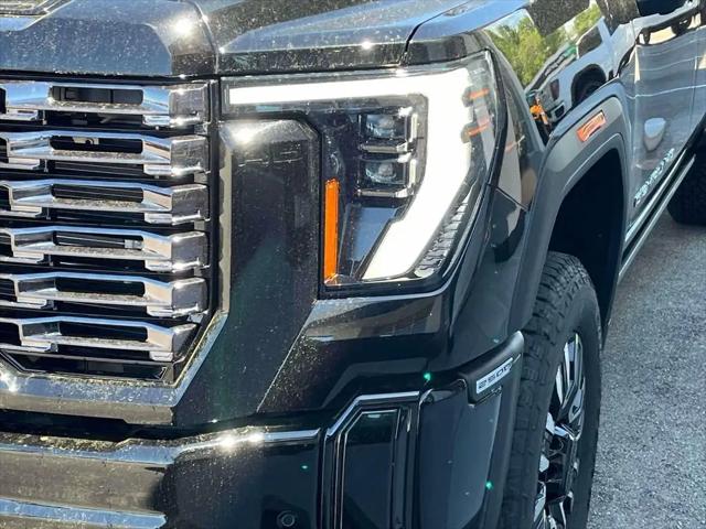 2026 GMC Sierra 2500HD Crew Cab, Standard Bed, Denali Ultimate, 4WD