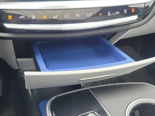 2024 Cadillac iQ Luxury w/1SC