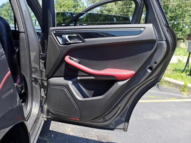 2015 Porsche Macan S