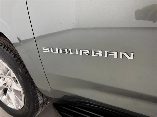 2023 Chevrolet Suburban 4WD Premier