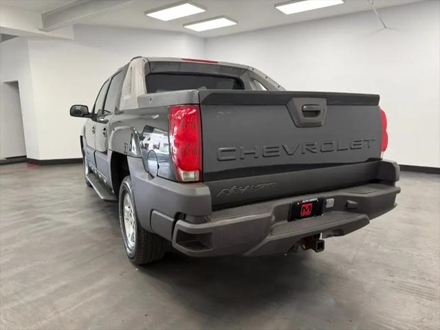 2003 Chevrolet Avalanche Base