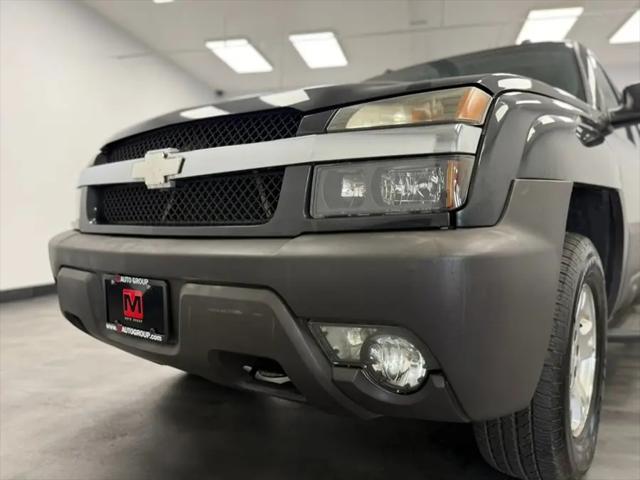 2003 Chevrolet Avalanche Base