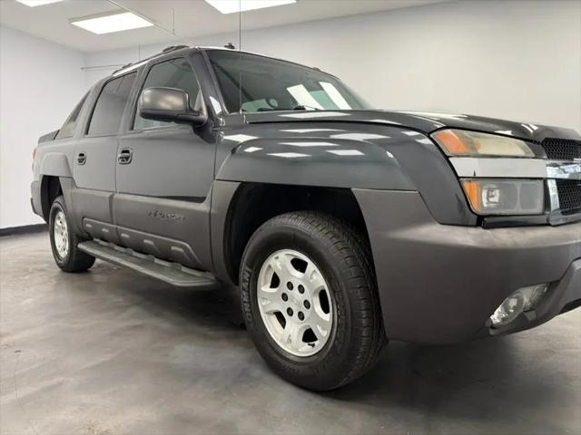 2003 Chevrolet Avalanche Base