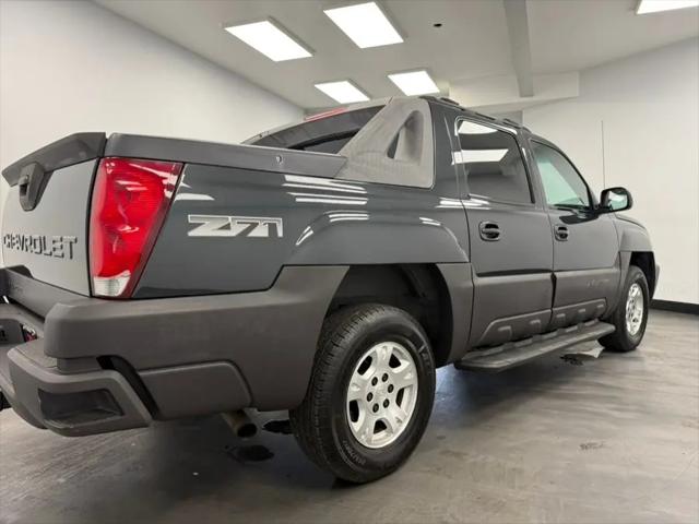 2003 Chevrolet Avalanche Base