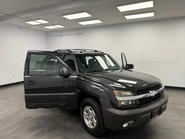 2003 Chevrolet Avalanche Base