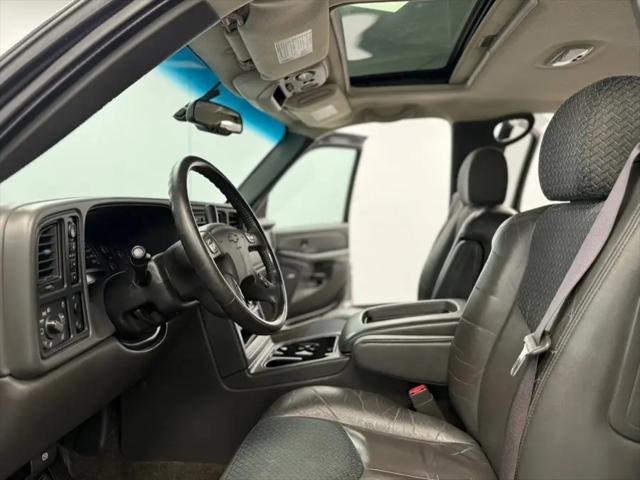 2003 Chevrolet Avalanche Base