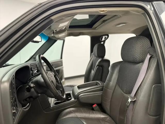 2003 Chevrolet Avalanche Base