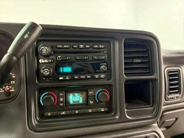 2003 Chevrolet Avalanche Base