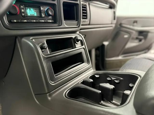 2003 Chevrolet Avalanche Base