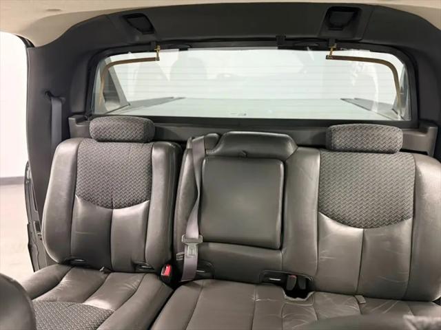 2003 Chevrolet Avalanche Base