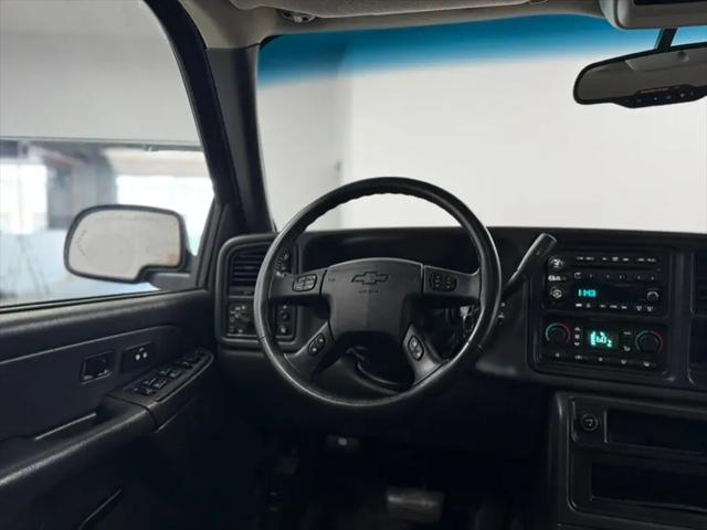 2003 Chevrolet Avalanche Base