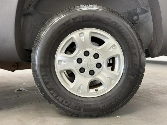 2003 Chevrolet Avalanche Base