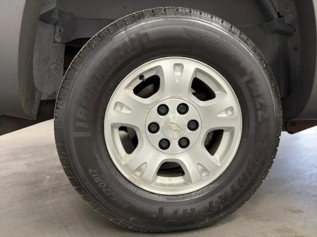 2003 Chevrolet Avalanche Base