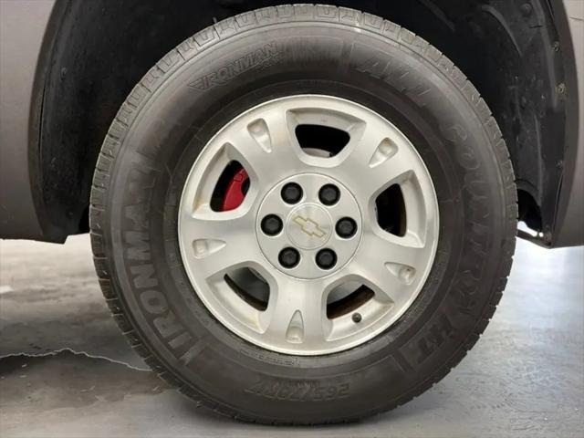 2003 Chevrolet Avalanche Base