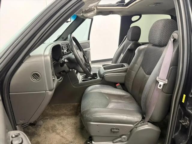 2003 Chevrolet Avalanche Base