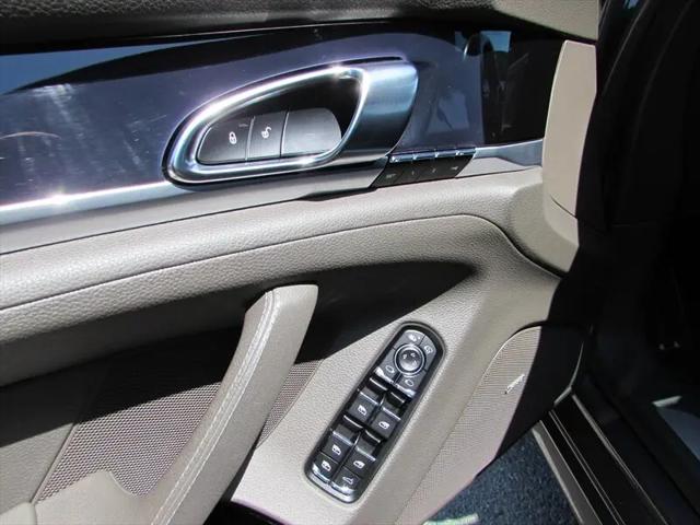 2016 Porsche Panamera 4