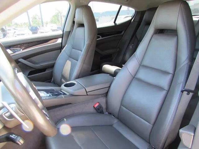 2016 Porsche Panamera 4