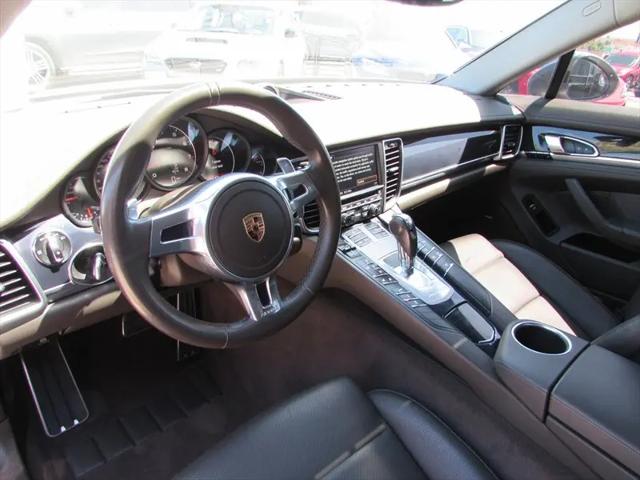 2016 Porsche Panamera 4