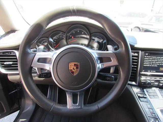 2016 Porsche Panamera 4