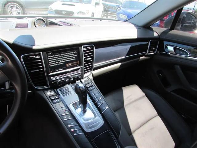 2016 Porsche Panamera 4