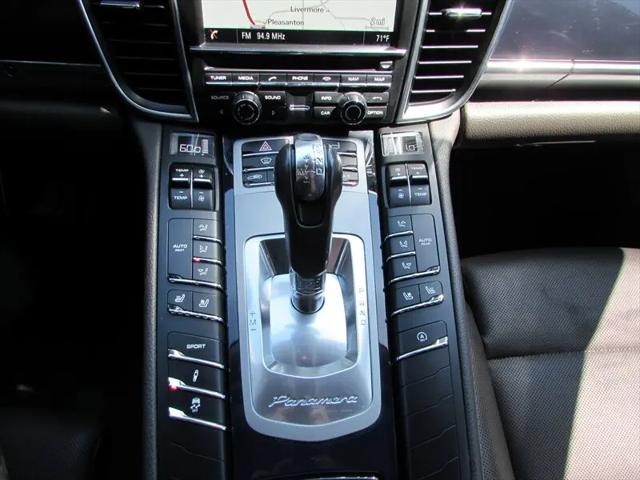 2016 Porsche Panamera 4