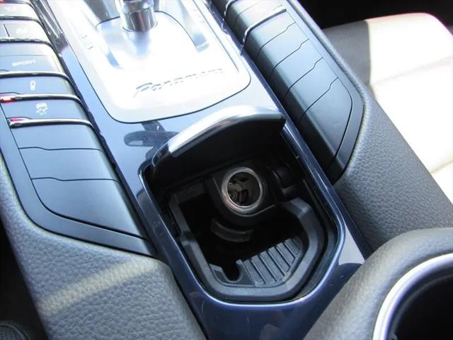 2016 Porsche Panamera 4