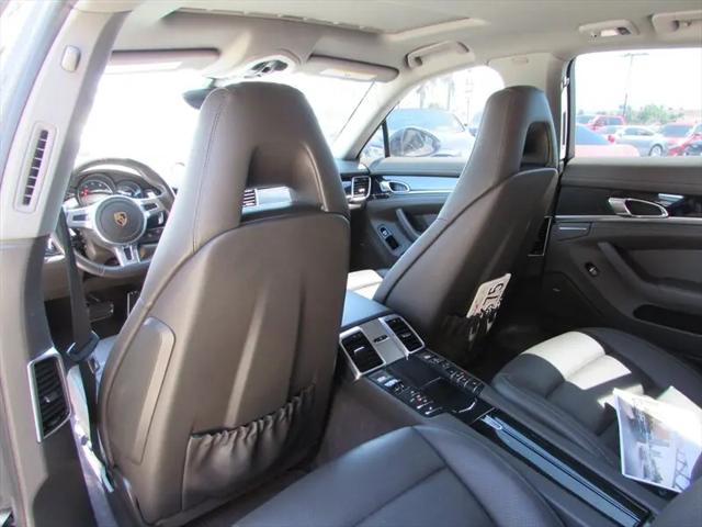 2016 Porsche Panamera 4
